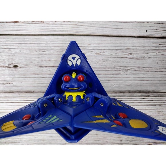 Bakugan Subterra Frog Spinner Figure! Good Condition. Rare Item. Blue. - Picture 4 of 4